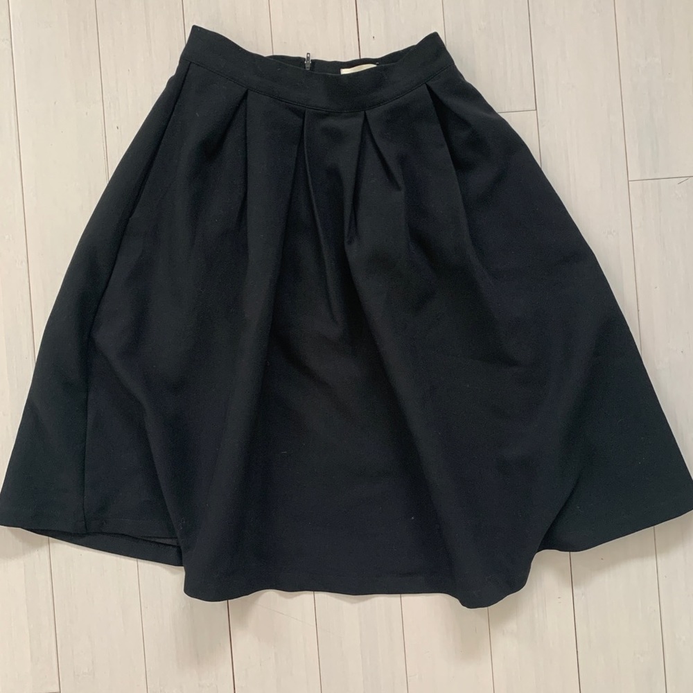ModCloth full skirt with pockets black size small